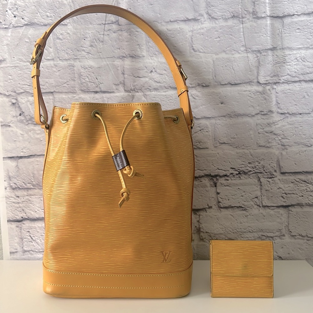 TRENDING Maxi Bags: Louis Vuitton Shoulder Bag Noe Yellow Epi
